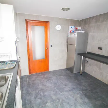 Vistas Al Mar: Beachfront Getaway With Pool And Sports Facilities * Alicante