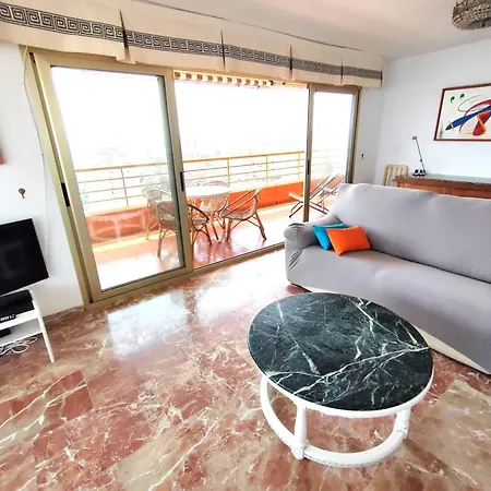 Vistas Al Mar: Beachfront Getaway With Pool And Sports Facilities Apartment